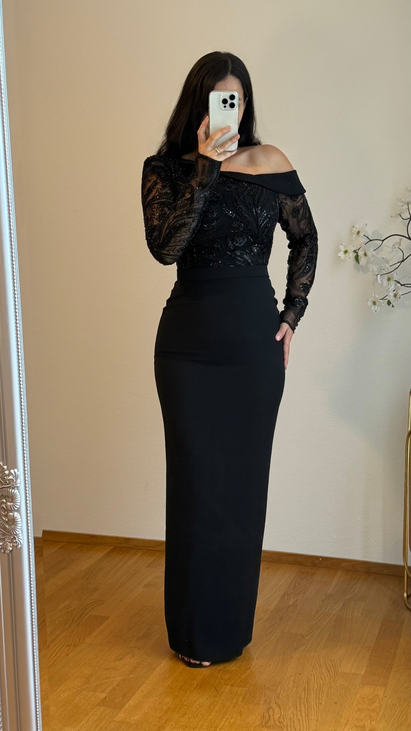Azale Black